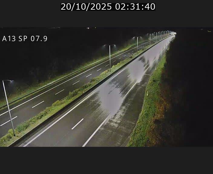 Traffic live webcam Luxembourg Jonction Lankelz - A13 direction Pétange - BK 7.9