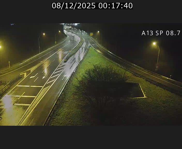 Traffic live webcam Luxembourg Jonction Lankelz - A13 direction Pétange - BK 8.7