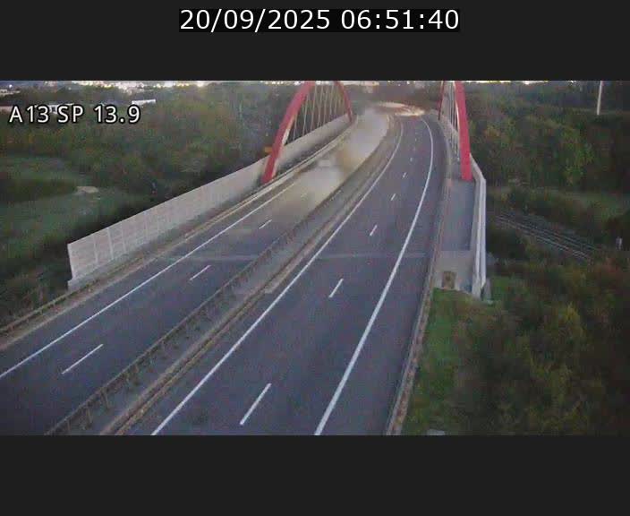 Traffic live webcam Luxembourg Kayl - A13 direction Esch-sur-Alzette/Luxembourg-ville - BK 13.9