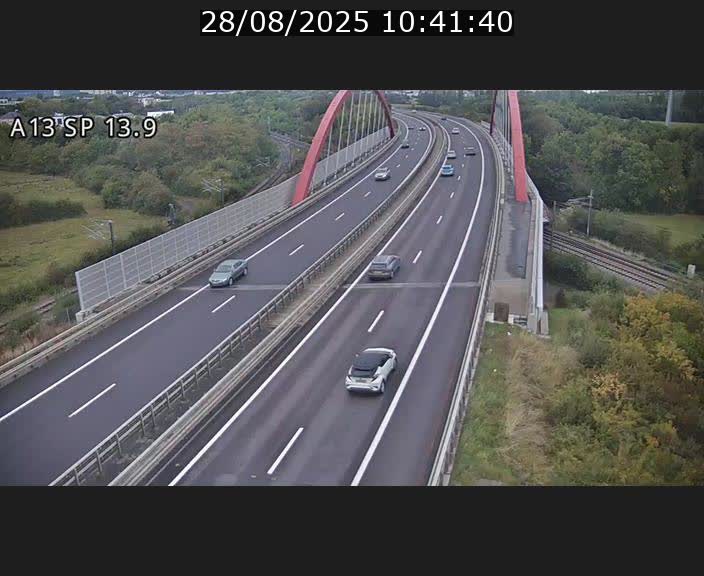 Traffic live webcam Luxembourg Kayl - A13 direction Esch-sur-Alzette/Luxembourg-ville - BK 13.9