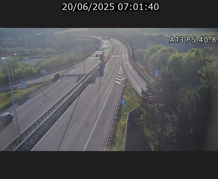 Webcam autoroute A13 à la sortie est du tunnel Markusbierg à Schengen. Vue sur le pont de la Moselle, vers l'Allemagne