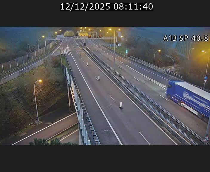 Webcam avec vue sur l'entrée côté allemand du tunnel Markusbierg à Schengen. Vue orientée vers le tunnel et Bettembourg