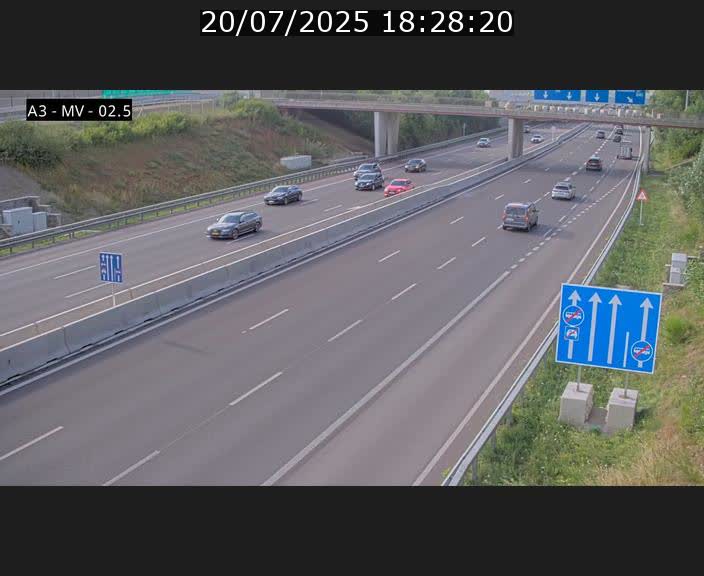Webcam autoroute A3 au Luxembourg à proximité de la Croix de Gasperich. Vue orientée vers Luxembourg