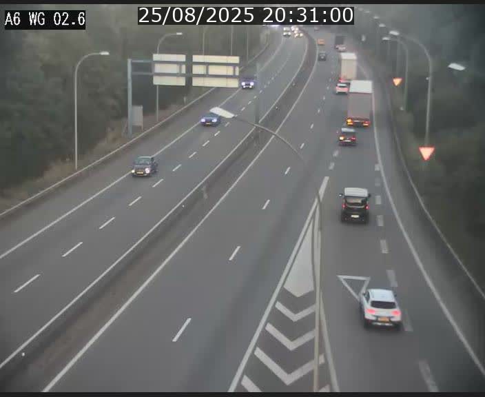 Traffic live webcam Luxembourg Croix de Cessange - A6 - BK 2.6 - direction France/Allemagne