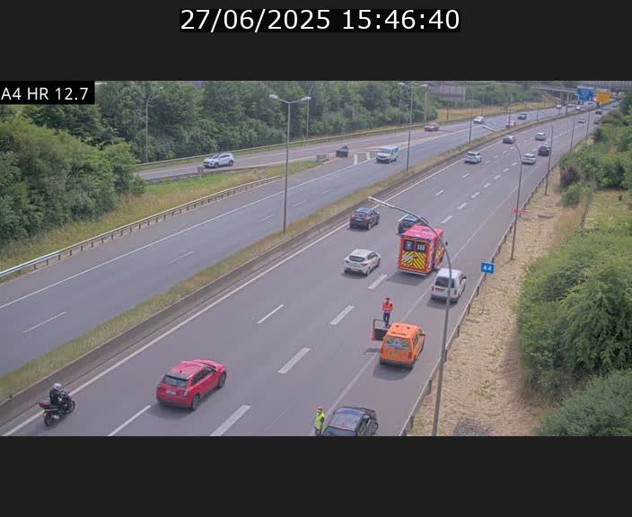 Traffic live webcam Luxembourg Esch sur Alzette - A4 - BK 12.7 - direction Esch-Belval