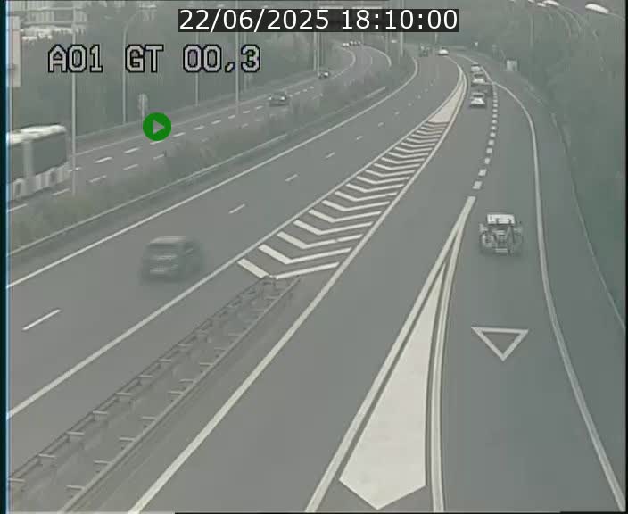 Traffic live webcam Luxembourg Croix de Gasperich - A1 direction Kirchberg - BK 0.3