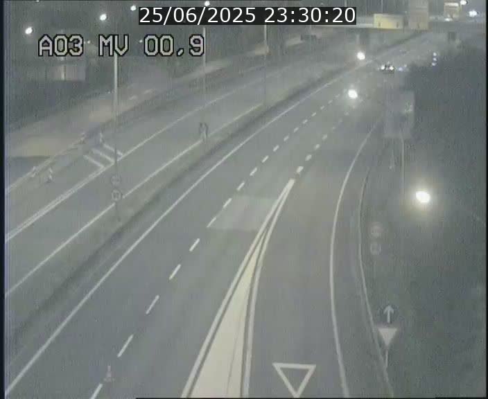 Traffic live webcam Luxembourg Croix de Gasperich - A3 - BK 0.4 - direction Luxembourg