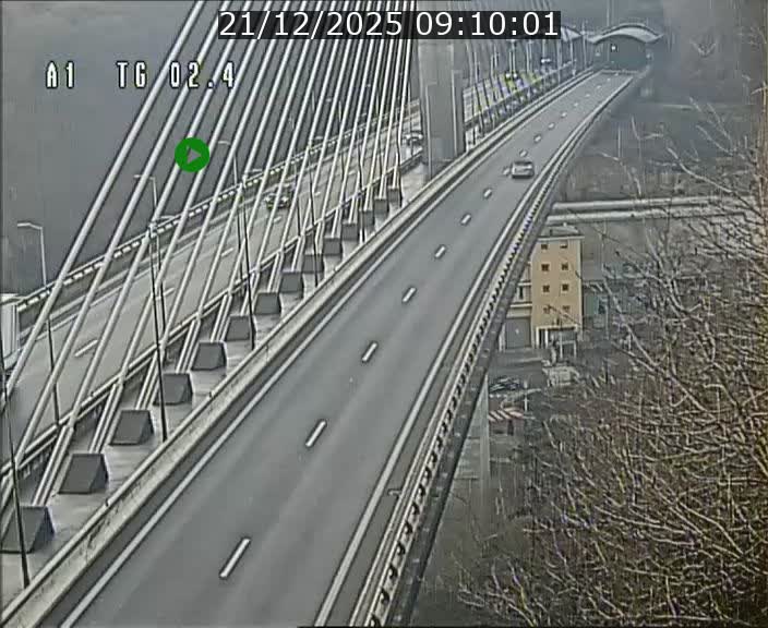 Traffic live webcam Luxembourg Sandweiler - A1 direction Luxembourg-ville - BK 2.4