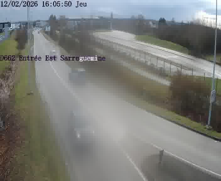 Point de vue trafic déployé sur D662 (France) à Sarreguemines, regardant vers Sarreguemines, aidant conducteurs et services à anticiper les flux.