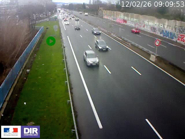 Webcam à Bron sur l'A43 à la jonction avec le boulevard périphérique de Lyon (D383). Vue orientée vers Lyon