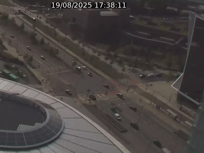 Webcam sur l'avenue John Fitzgerald Kennedy (N51) avec vue sur le Pont rouge (Pont Grande Duchesse Charlotte), l'arrêt Pfaffenthal et l'entrée du quartier Kirchberg
