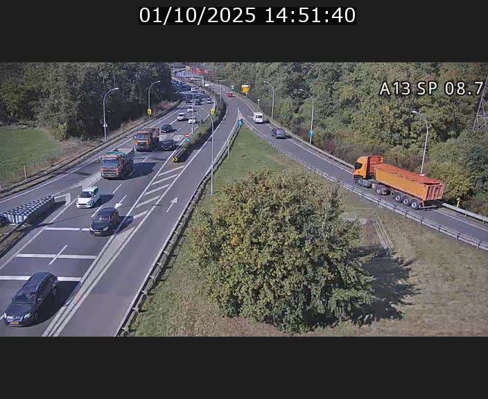Traffic live webcam Luxembourg Jonction Lankelz - A13 direction Pétange - BK 8.7 