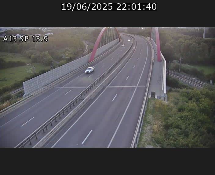 Traffic live webcam Luxembourg Kayl - A13 direction Esch-sur-Alzette/Luxembourg-ville - BK 13.9
