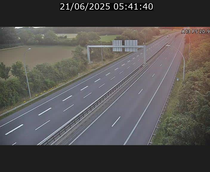Traffic live webcam Luxembourg Croix de Bettembourg, rond-point d'Hellange - A13 direction Allemagne - BK 20.9