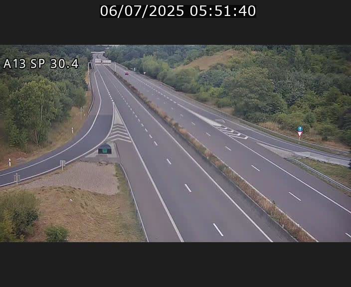 Traffic live webcam Luxembourg Altwies - A13 direction Luxembourg-ville - BK 30.4