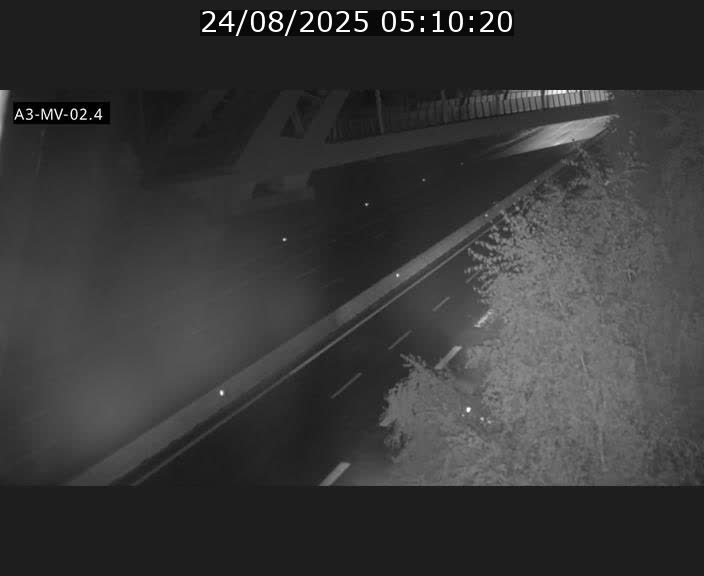 Webcam autoroute de la France (A3) au Luxembourg à Fentange, à proximité de la Croix de Gasperich. Vue orientée vers la Cloche d'Or