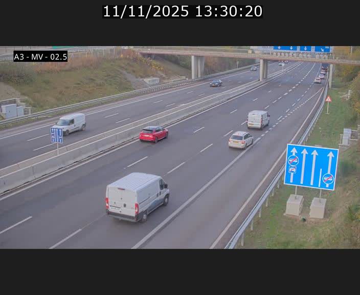 Webcam autoroute A3 au Luxembourg à proximité de la Croix de Gasperich. Vue orientée vers Luxembourg