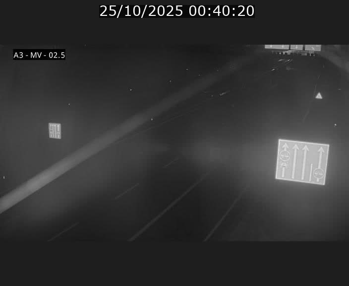 Webcam autoroute A3 au Luxembourg à proximité de la Croix de Gasperich. Vue orientée vers Luxembourg