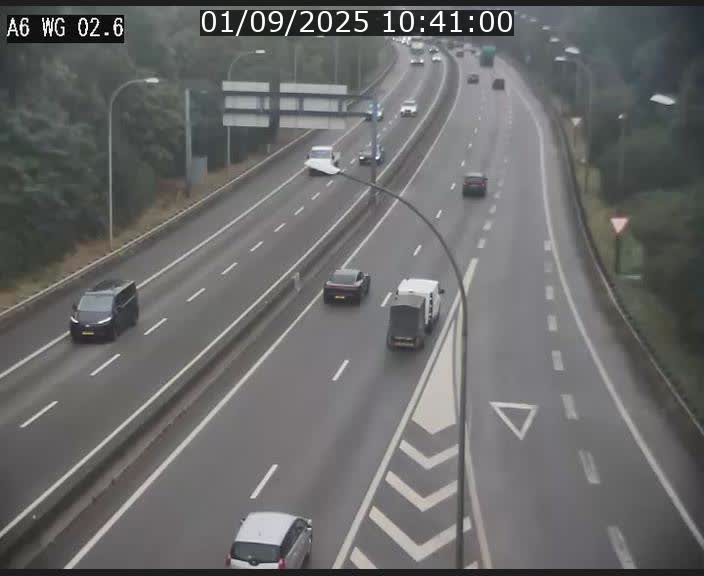 Traffic live webcam Luxembourg Croix de Cessange - A6 - BK 2.6 - direction France/Allemagne