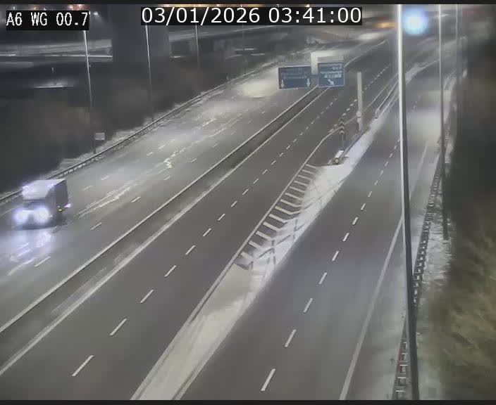 Traffic live webcam Luxembourg Croix de Cessange - A6 - BK 0.7 - direction A3 France