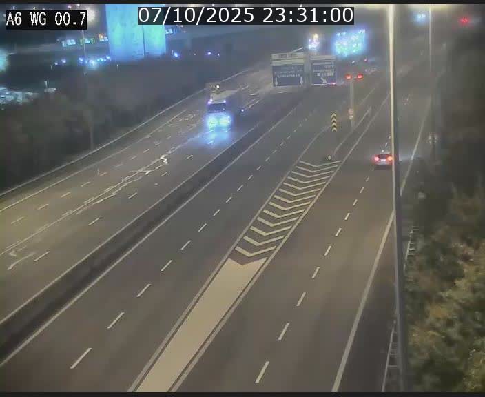 Traffic live webcam Luxembourg Croix de Cessange - A6 - BK 0.7 - direction A3 France