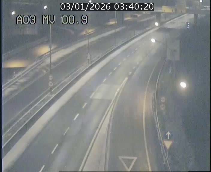 Traffic live webcam Luxembourg Croix de Gasperich - A3 - BK 0.4 - direction Luxembourg