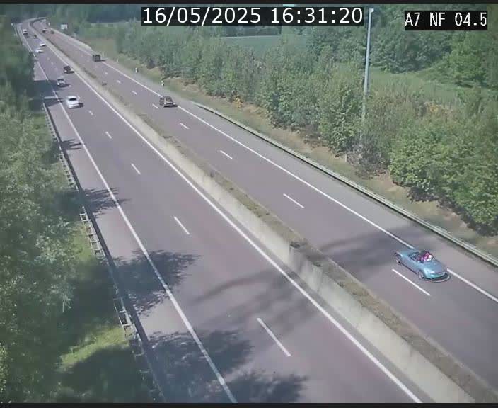 Caméra autoroute Luxembourg A7 - Passage à gibier Rëngelbour - direction Tunnel Grouft