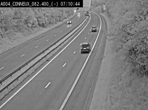 Webcam sur l'E411 avant les sorties 20 menant à Ciney, Dinant et Achêne. Vue orientée vers Namur