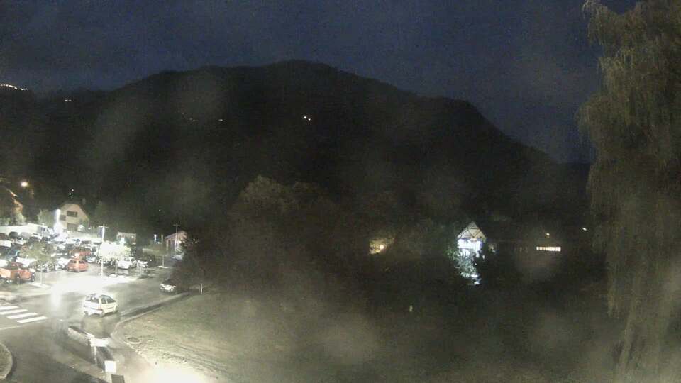 Webcam au niveau de la mairie du village du Bourg d'Oisans, aux pieds de l'Alpe d'Huez et aux portes du parc des Écrins