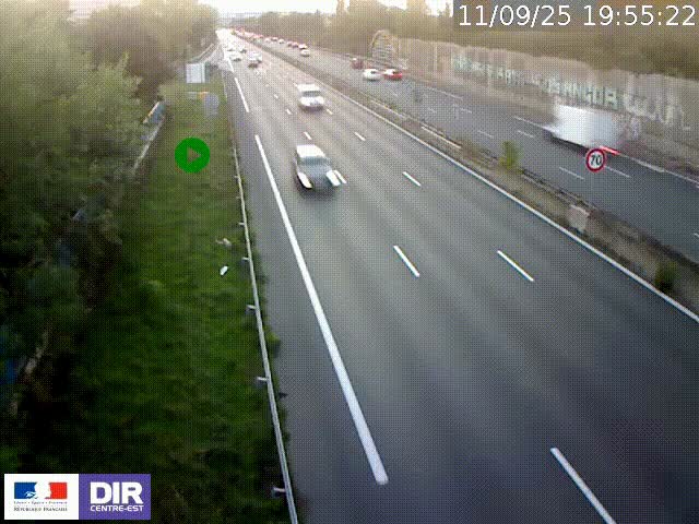 Webcam à Bron sur l'A43 à la jonction avec le boulevard périphérique de Lyon (D383). Vue orientée vers Lyon