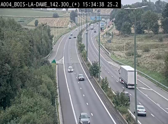 Webcam située entre la sortie 29 Neufchâteau et la jonction avec l'E25 en direction de Liège et Luxembourg