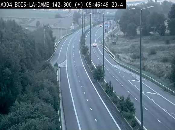 Webcam située entre la sortie 29 Neufchâteau et la jonction avec l'E25 en direction de Liège et Luxembourg