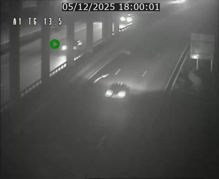 Traffic live webcam Luxembourg Senningen - A1 direction Luxembourg - BK 13.5