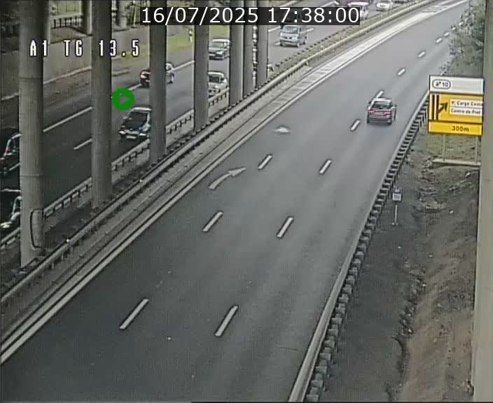 Traffic live webcam Luxembourg Senningen - A1 direction Luxembourg - BK 13.5