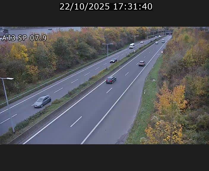 Traffic live webcam Luxembourg Jonction Lankelz - A13 direction Pétange - BK 7.9