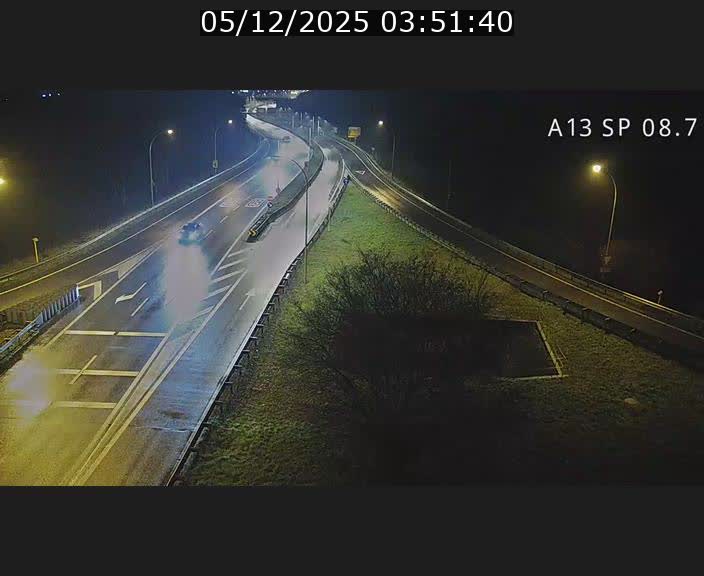Traffic live webcam Luxembourg Jonction Lankelz - A13 direction Pétange - BK 8.7 