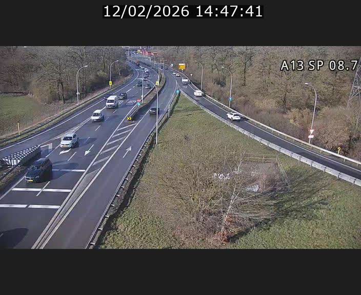Traffic live webcam Luxembourg Jonction Lankelz - A13 direction Pétange - BK 8.7 