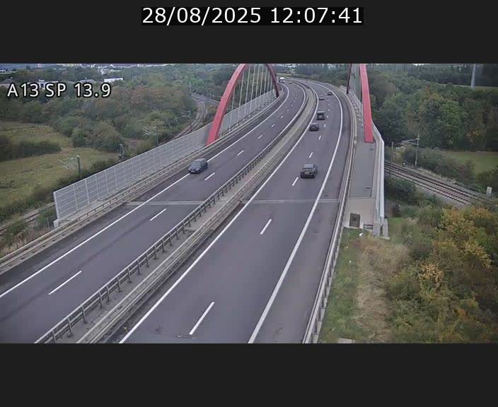 Traffic live webcam Luxembourg Kayl - A13 direction Esch-sur-Alzette/Luxembourg-ville - BK 13.9