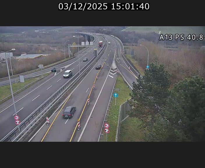 Webcam autoroute A13 à la sortie est du tunnel Markusbierg à Schengen. Vue sur le pont de la Moselle, vers l'Allemagne