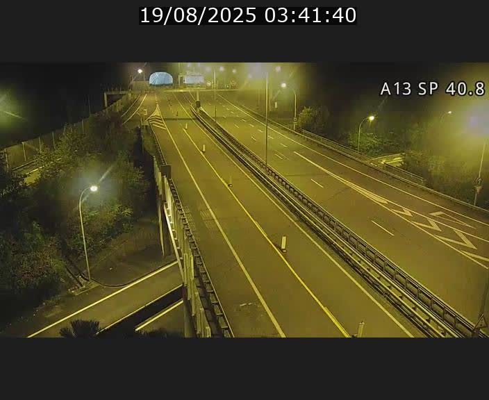 Webcam avec vue sur l'entrée côté allemand du tunnel Markusbierg à Schengen. Vue orientée vers le tunnel et Bettembourg