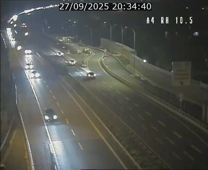 Traffic live webcam Luxembourg Pontpierre - A4 - BK 10.5 - direction Luxembourg