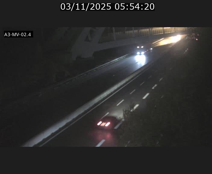 Webcam autoroute de la France (A3) au Luxembourg à Fentange, à proximité de la Croix de Gasperich. Vue orientée vers la Cloche d'Or