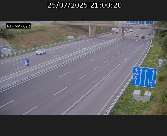 Webcam autoroute A3 au Luxembourg à proximité de la Croix de Gasperich. Vue orientée vers Luxembourg