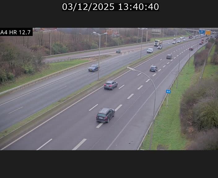 Traffic live webcam Luxembourg Esch sur Alzette - A4 - BK 12.7 - direction Esch-Belval