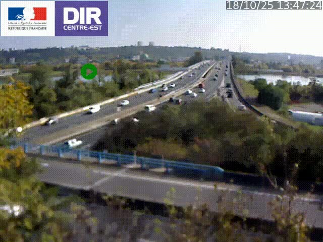 Clone of Caméra de circulation sur A7 à Lyon Perrache vers Marseille, le long du Rhône