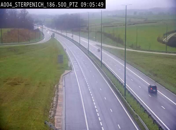 Webcam E411 à Sterpenich en Belgique près de la frontière du Luxembourg. Vue orientée vers Bruxelles