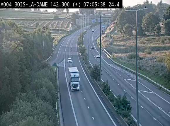 Webcam située entre la sortie 29 Neufchâteau et la jonction avec l'E25 en direction de Liège et Luxembourg