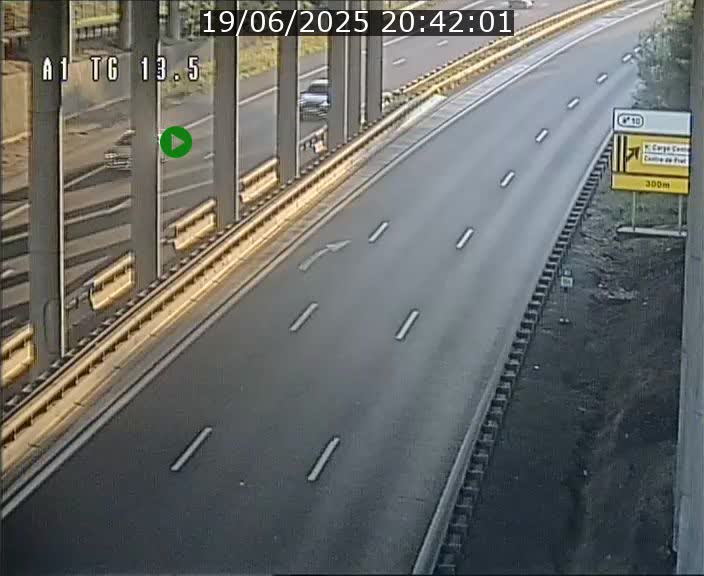 Traffic live webcam Luxembourg Senningen - A1 direction Luxembourg - BK 13.5