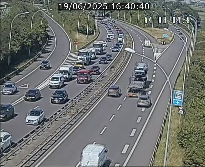 Traffic live webcam Luxembourg Leudelange - A4 - BK 4.9 - direction Luxembourg