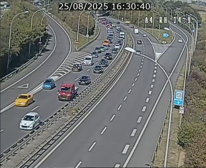 Traffic live webcam Luxembourg Leudelange - A4 - BK 4.9 - direction Luxembourg